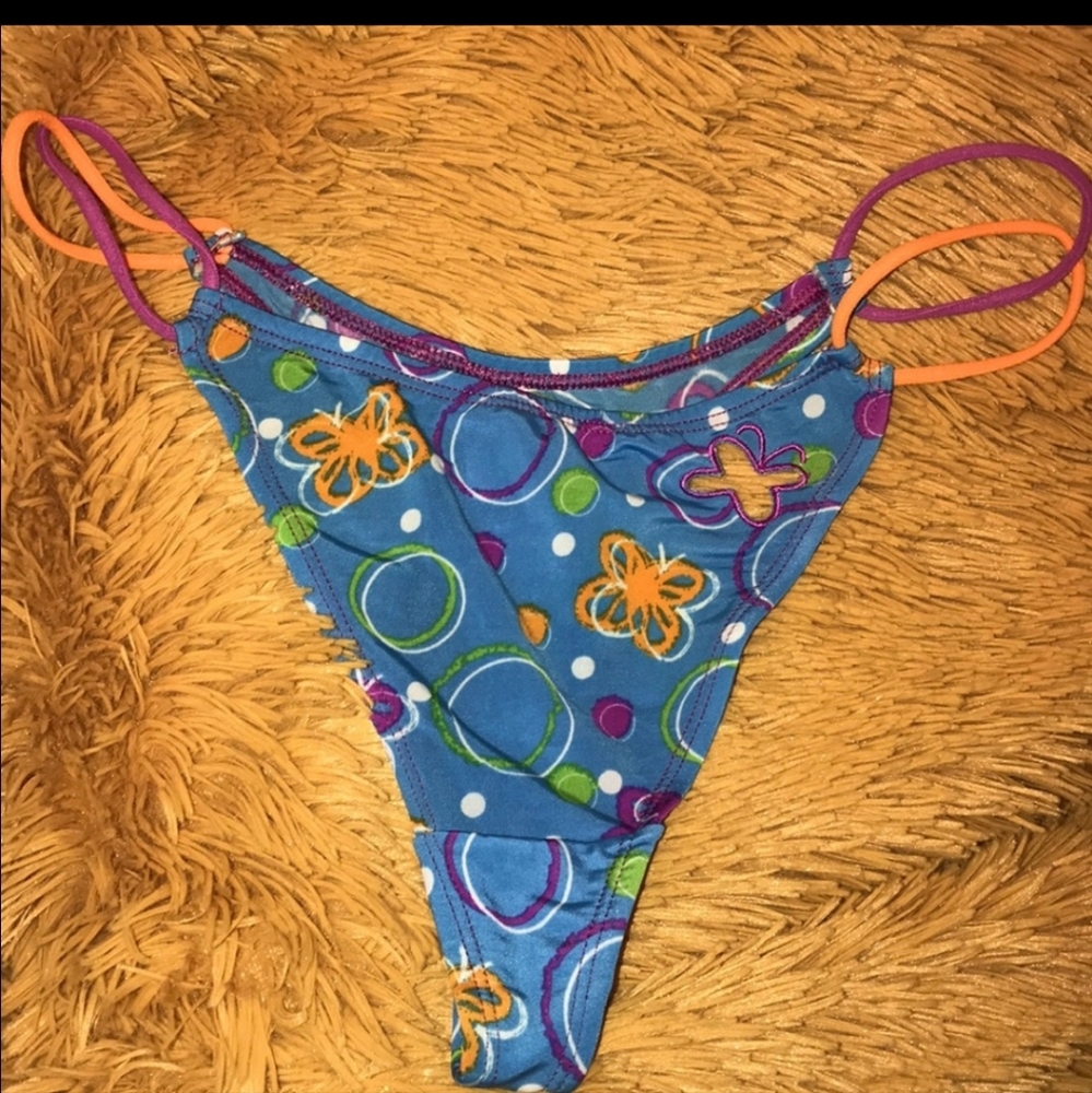 ISO- VS flash dance thongs